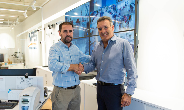 Miguel Cabello NPS Seguridad Málaga Showroom
